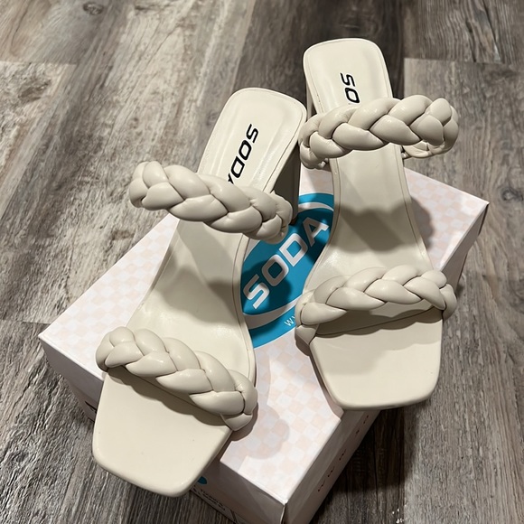 White Heels - Picture 8 of 12